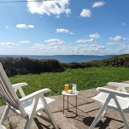 Dom wakacyjny 3-bed Seaside Retreat - Parking & Garden *